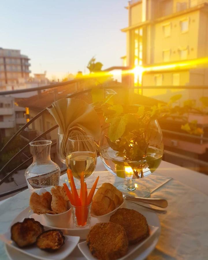 Hotel Romantica 里米尼 外观 照片