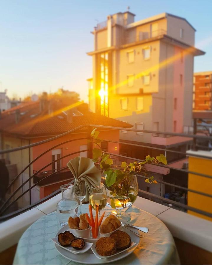 Hotel Romantica 里米尼 外观 照片