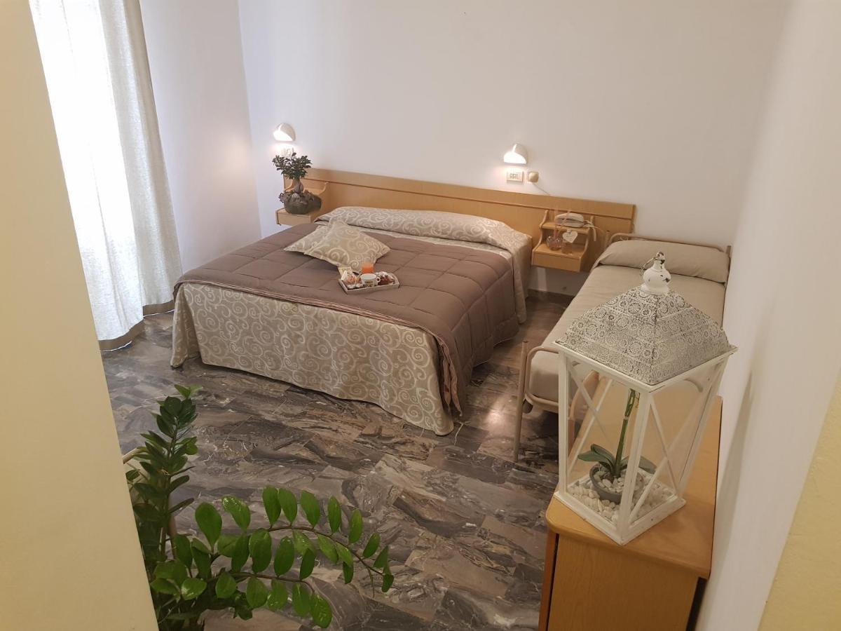 Hotel Romantica 里米尼 外观 照片
