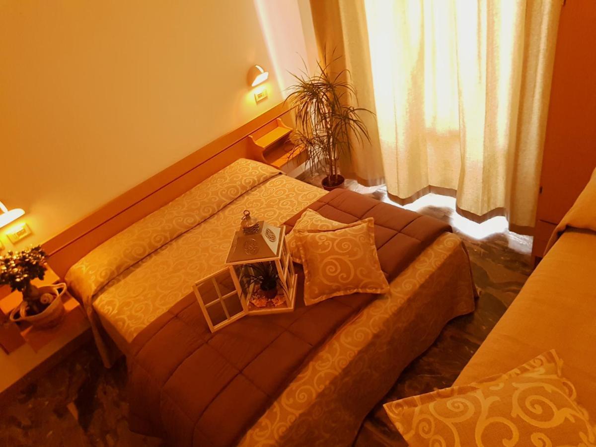 Hotel Romantica 里米尼 外观 照片