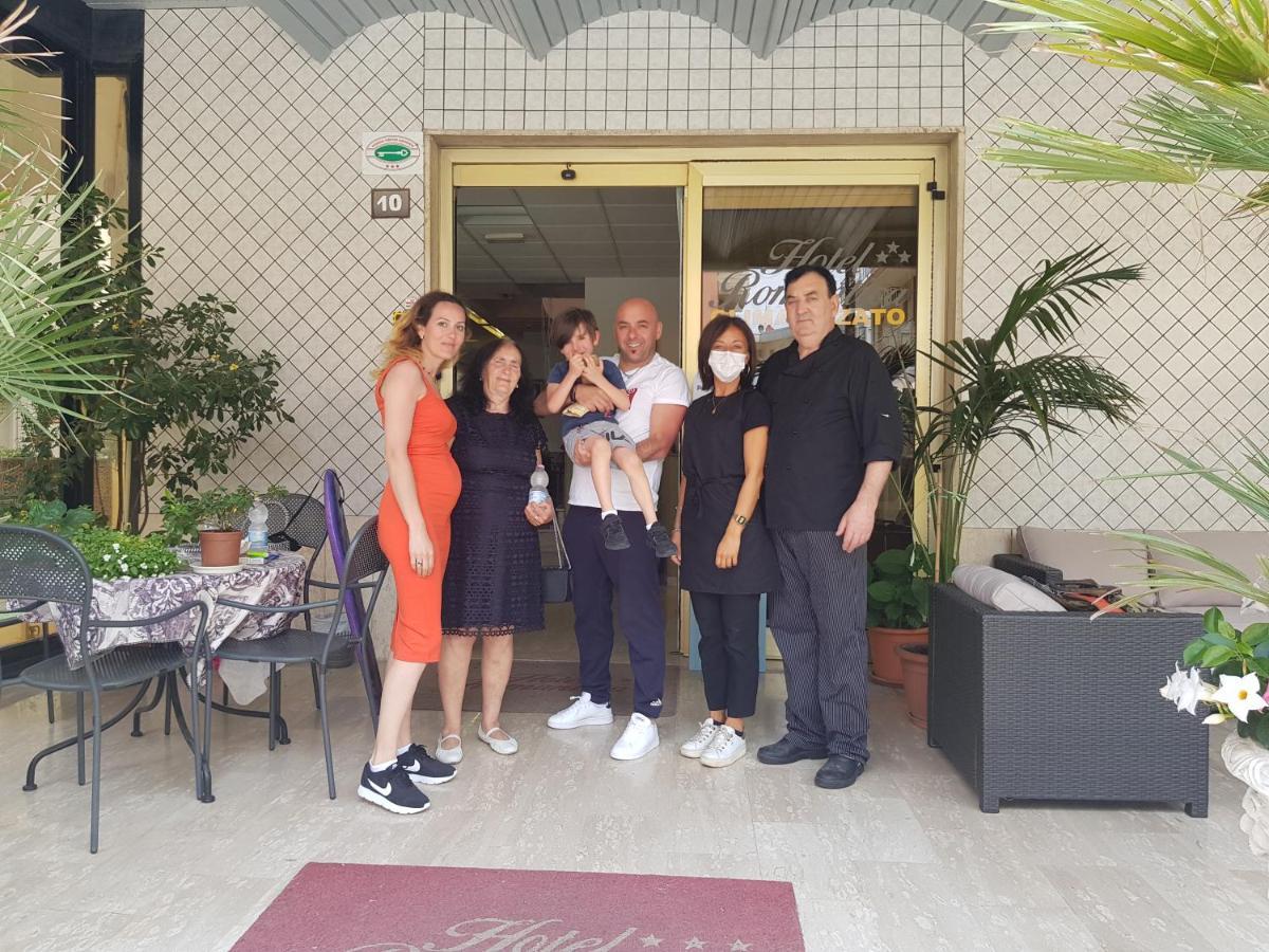 Hotel Romantica 里米尼 外观 照片