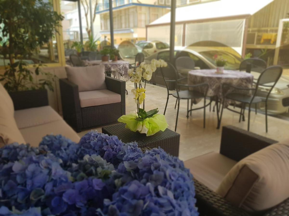 Hotel Romantica 里米尼 外观 照片