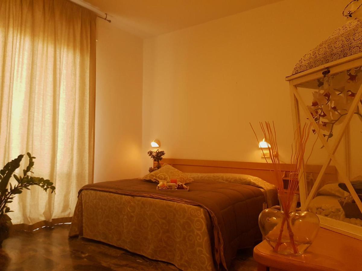 Hotel Romantica 里米尼 外观 照片