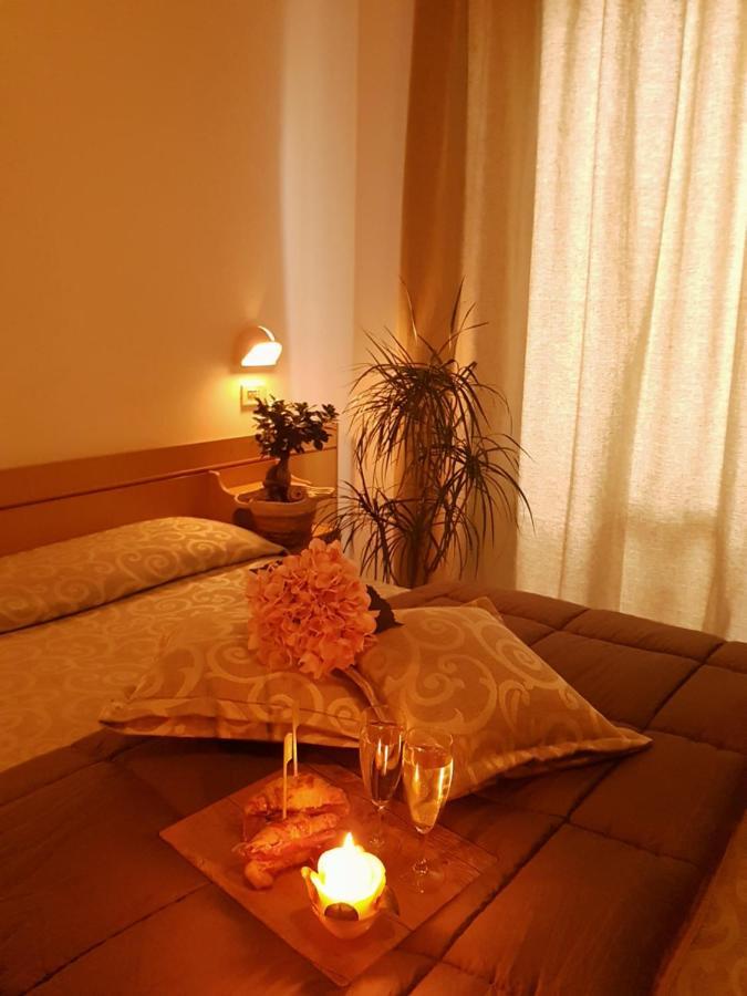 Hotel Romantica 里米尼 外观 照片