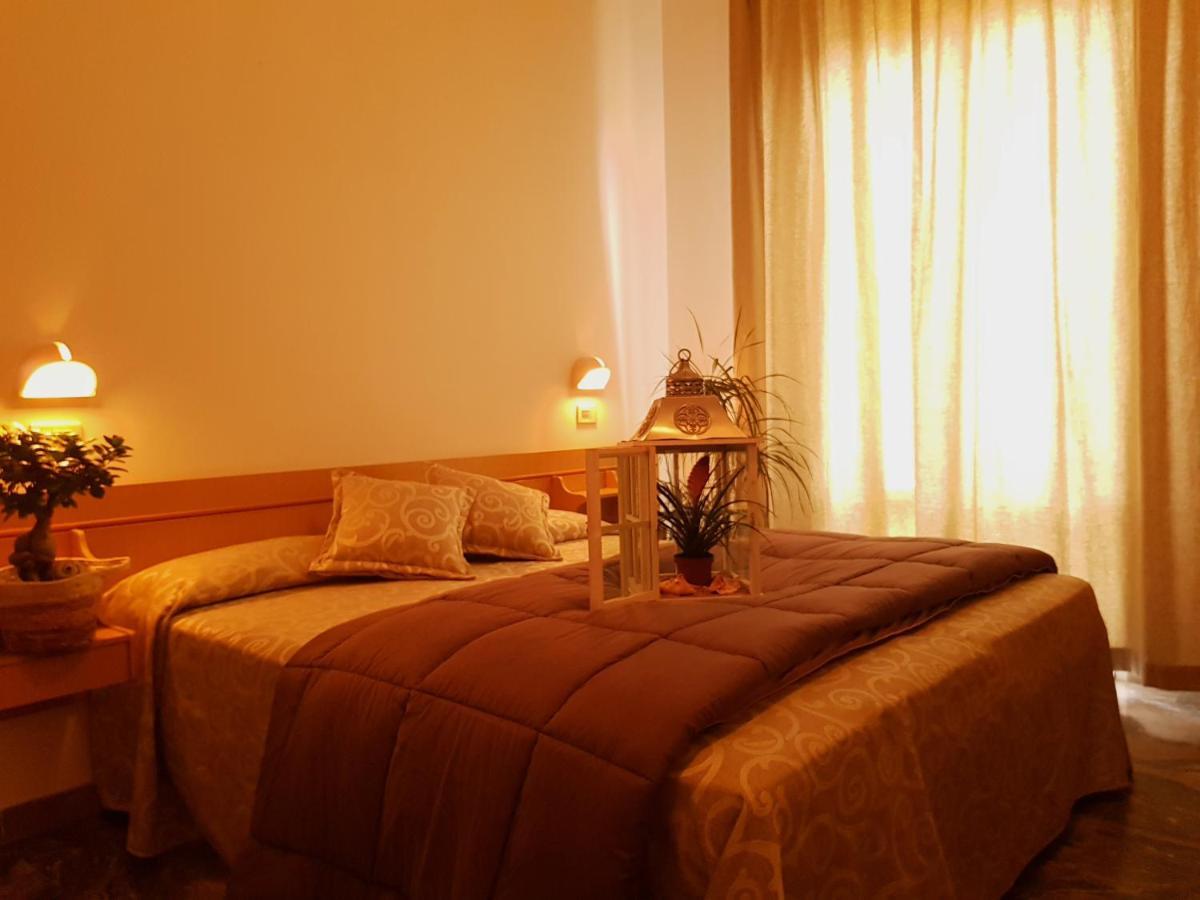 Hotel Romantica 里米尼 外观 照片