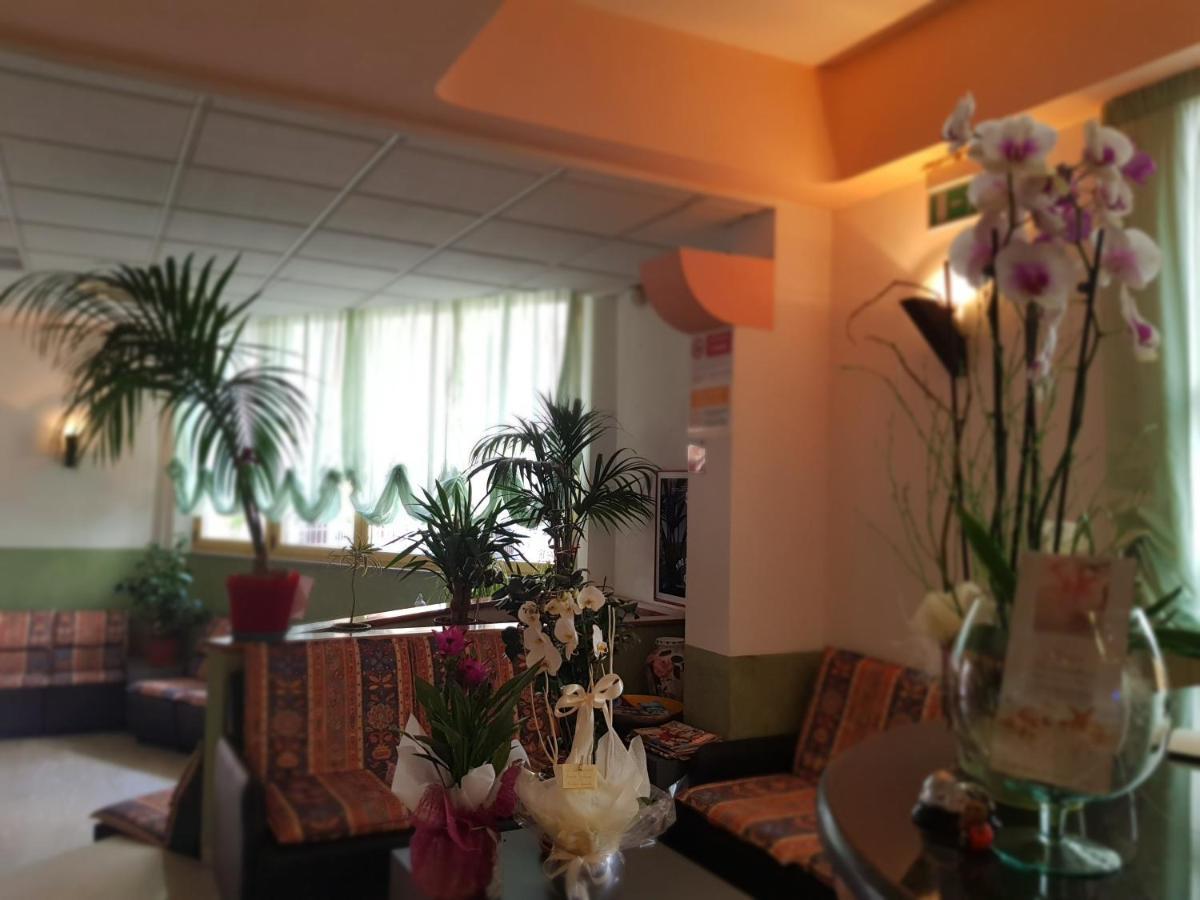 Hotel Romantica 里米尼 外观 照片