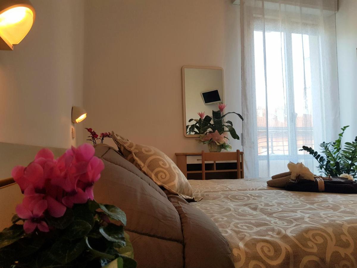 Hotel Romantica 里米尼 外观 照片